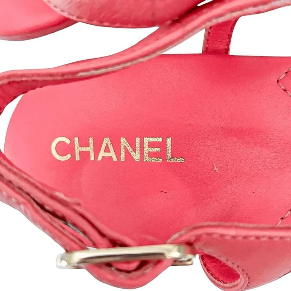 Chanel Interlocking C Pink Leather Thong Flat Sandals Gold Chain Detail EU 38